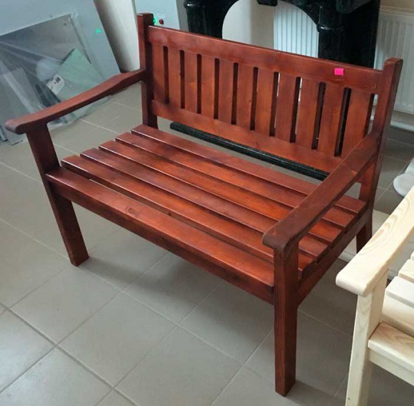 Садовая скамейка из сосны
